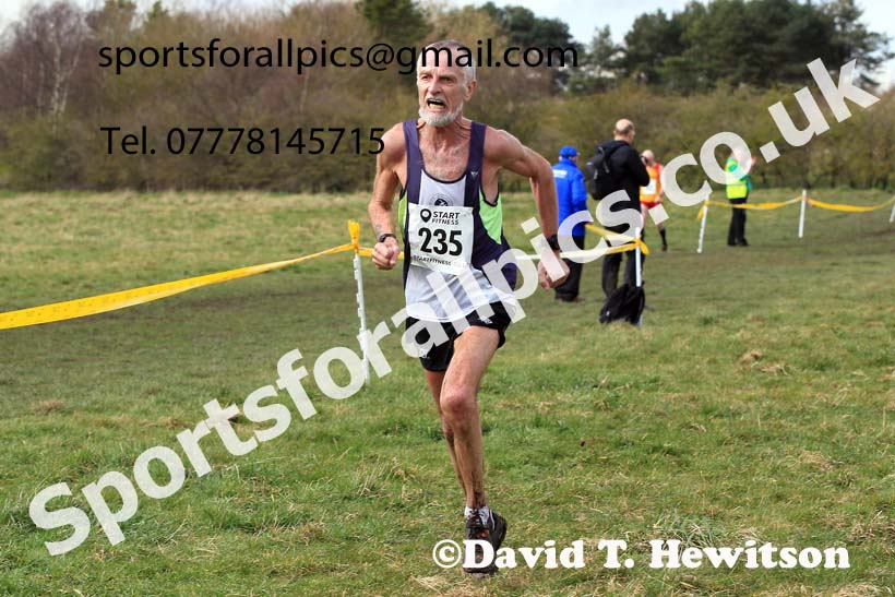 Men 35 to 60 in the 2023 BMAF Cross Country Champs., Wallsend. Photo: David T. Hewitson/Sports for All Pics